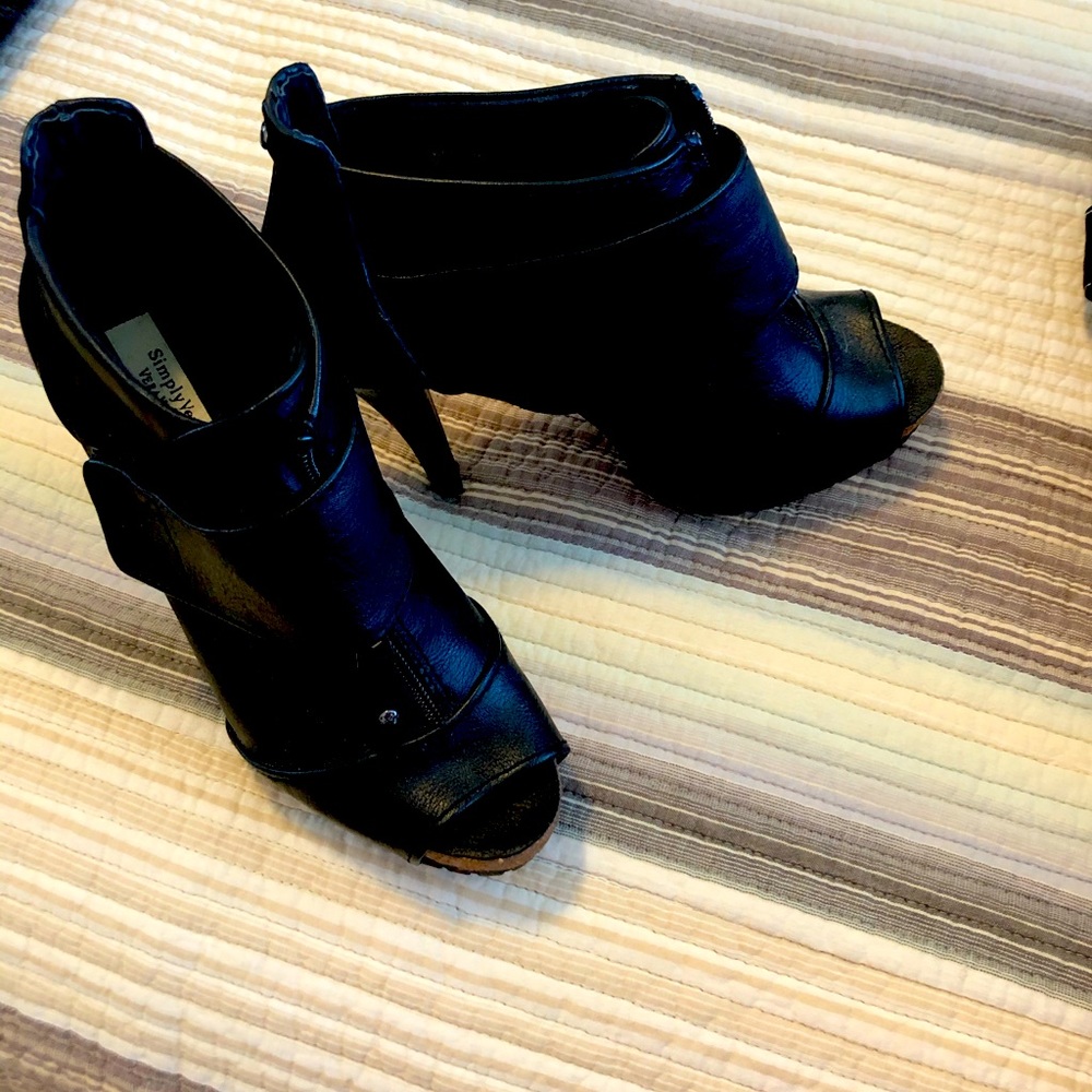 Shoes; 4” heel